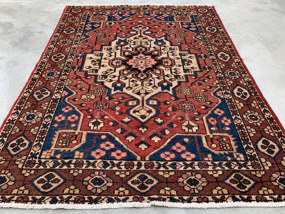 6'3 x 4'9 handgeknoopt Perzisch wollen tapijt - Mauve & blauw geometrisch medaillonontwerp - KBHM-1001