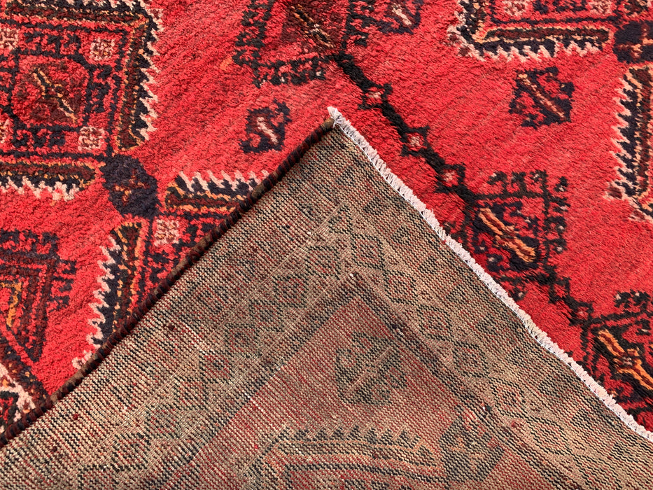 8'1 x 4'11 Handgeknoopt Perzisch wollen vloerkleed in rood, zwart & ivoor met tribaal geometrisch ruitpatroon | KBHM-1046