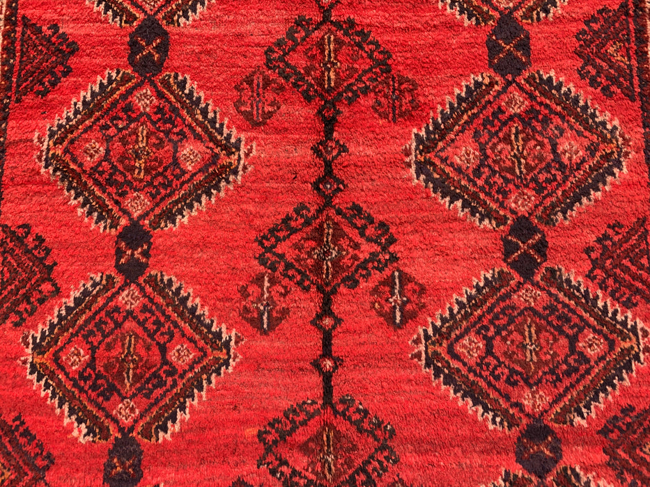 8'1 x 4'11 Handgeknoopt Perzisch wollen vloerkleed in rood, zwart & ivoor met tribaal geometrisch ruitpatroon | KBHM-1046