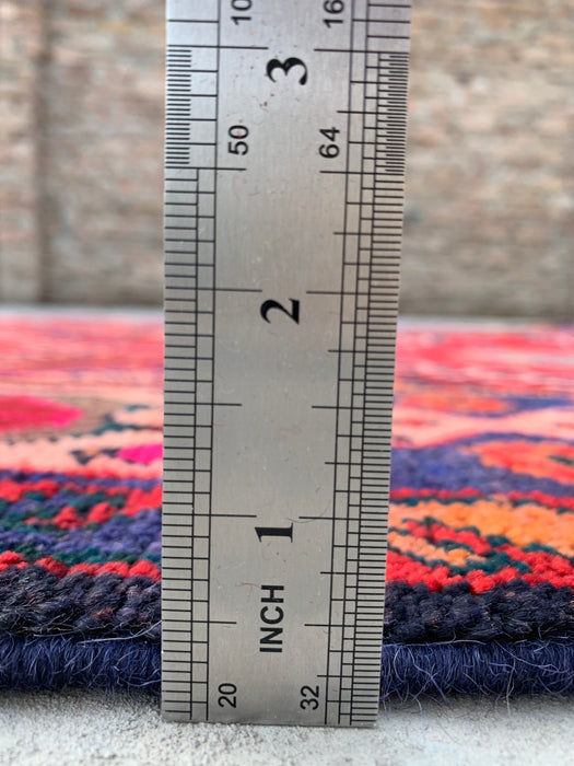 Handgemaakt Perzisch wollen vloerkleed 7x10 - Rood, marineblauw & ivoorkleurig tribaal geometrisch diamant Perzisch stijl kleed - Exacte afmetingen 9'11" x 5'6" - KBHM-1048