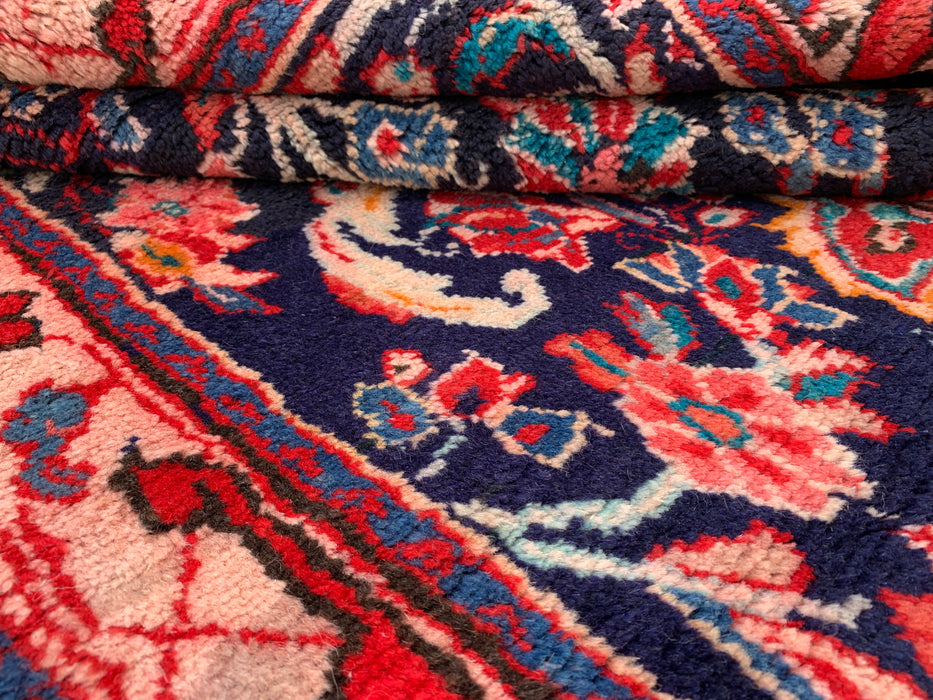 11'9 x 3'9 handgeknoopt Perzisch wollen loperkleed in marineblauw, roze & ivoor met traditioneel bloemenmedaillonontwerp | KBHM-1049