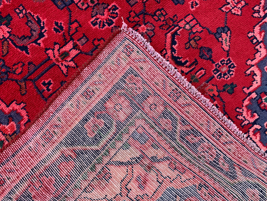 9'2 x 3'5 handgeknoopt Perzisch wollen loperkleed in rood, marineblauw & roze met traditioneel bloemenmedaillonontwerp | KBHM-1054