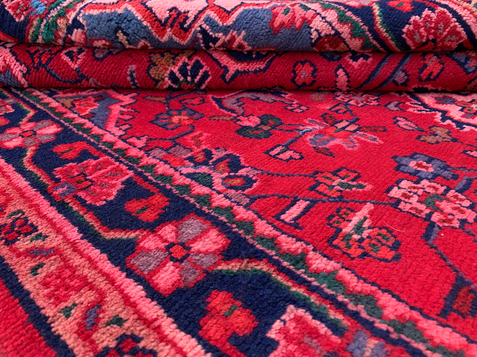 9'2 x 3'5 handgeknoopt Perzisch wollen loperkleed in rood, marineblauw & roze met traditioneel bloemenmedaillonontwerp | KBHM-1054