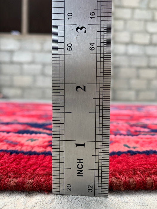 9'2 x 3'5 handgeknoopt Perzisch wollen loperkleed in rood, marineblauw & roze met traditioneel bloemenmedaillonontwerp | KBHM-1054