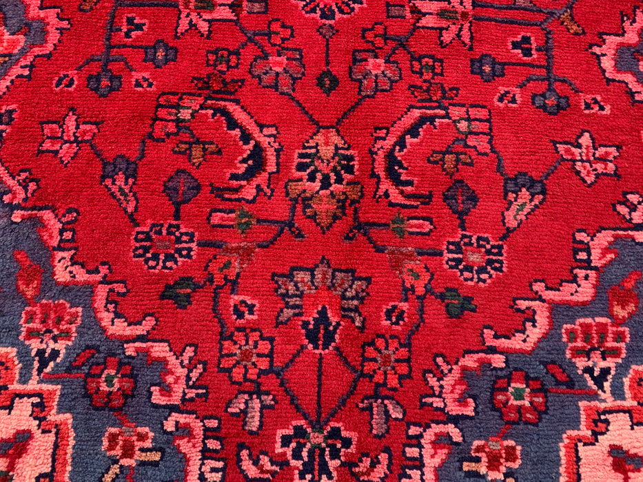 9'2 x 3'5 handgeknoopt Perzisch wollen loperkleed in rood, marineblauw & roze met traditioneel bloemenmedaillonontwerp | KBHM-1054