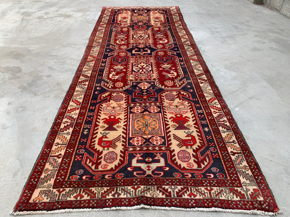 10'4 x 3'9 handgeknoopt Perzisch wollen loperkleed in rood, marineblauw en ivoor met tribaal geometrisch design | KBHM-1055
