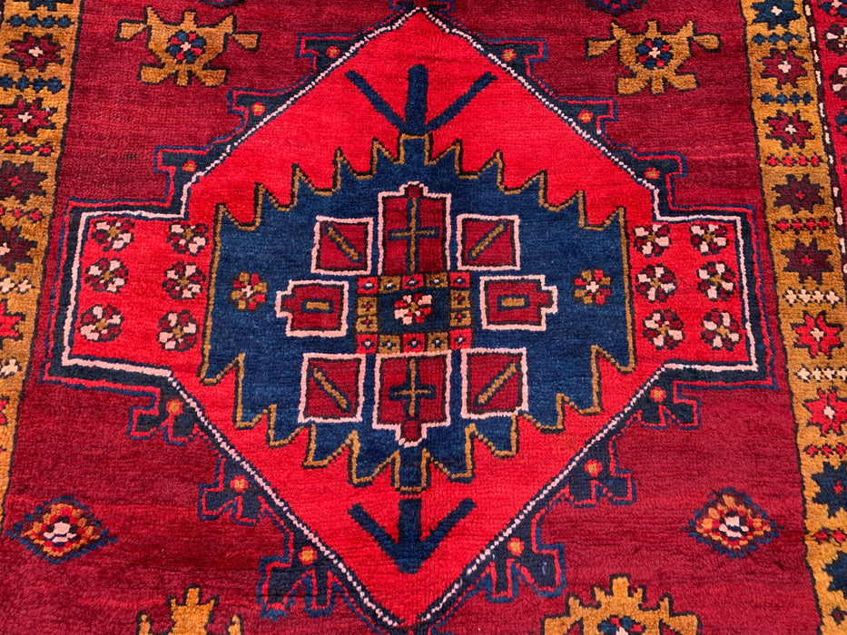 11'5 x 3'8 Handgeknoopt Perzisch wollen loperkleed in rood, marineblauw en goud met tribaal geometrisch medaillonontwerp | KBHM-1056