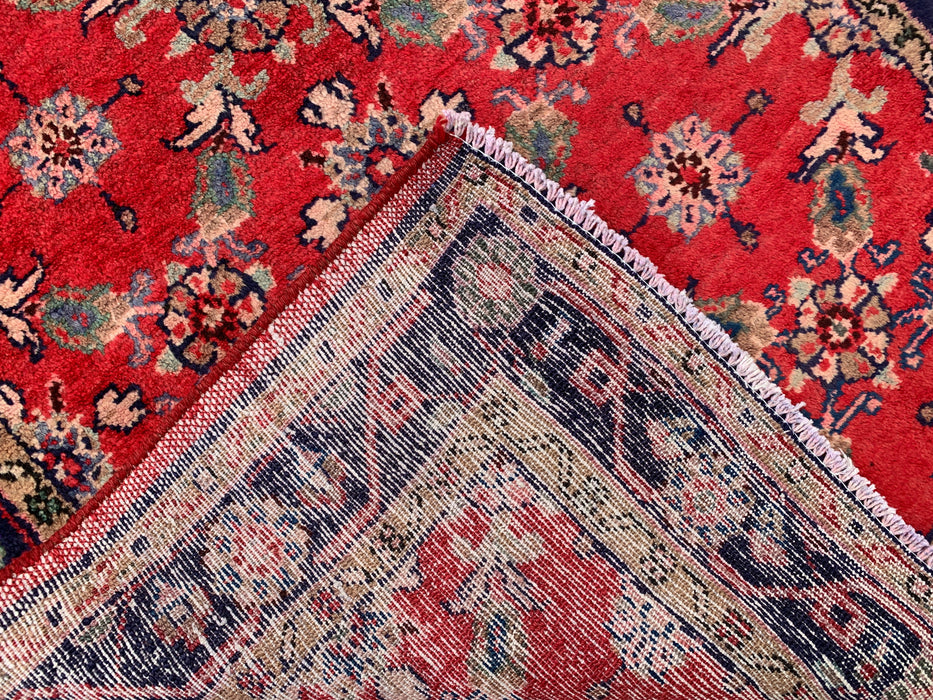 9'5 x 3'6 handgeknoopt Perzisch wollen loperkleed in rood, marineblauw & ivoor met traditioneel bloemendesign | KBHM-1057