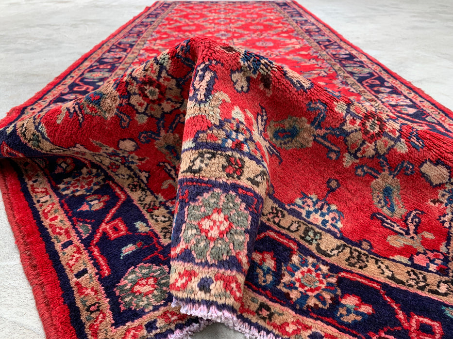 9'5 x 3'6 handgeknoopt Perzisch wollen loperkleed in rood, marineblauw & ivoor met traditioneel bloemendesign | KBHM-1057