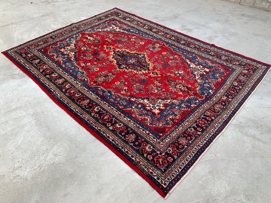 11'8 x 8'9 handgeknoopt Perzisch wollen tapijt met traditioneel medaillonontwerp in rood, blauw en ivoor | KBHM-1058
