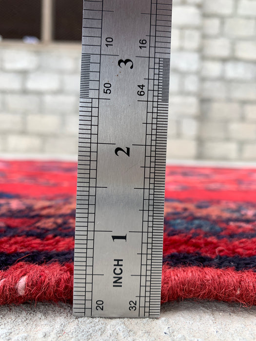 10'7 x 3'7 handgeknoopt Perzisch wollen loperkleed met traditioneel medaillonontwerp in rood, marineblauw en ivoor | KBHM-1067