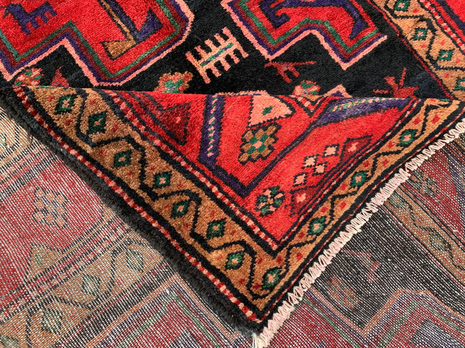 9'10 x 4'2 handgeknoopt Perzisch wollen loperkleed in rood, marineblauw & beige met tribaal geometrisch ontwerp | KBHM-1069