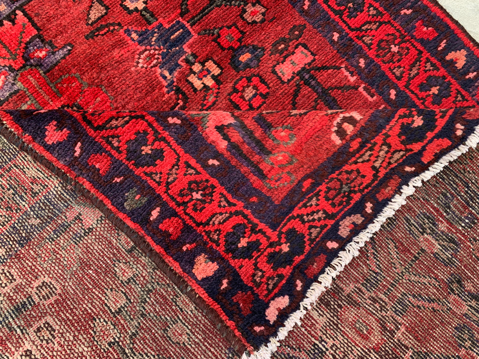 10'2 x 3'5 Handgeknoopt Perzisch wollen loperkleed in rood, marineblauw en roze met traditioneel bloemendesign | KBHM-1070