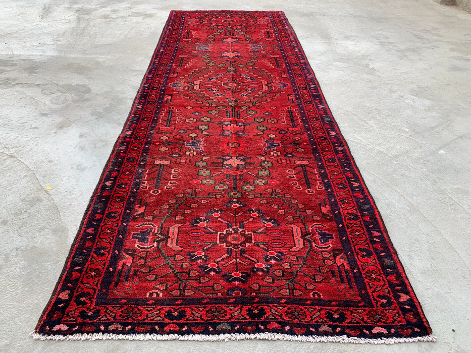 10'2 x 3'5 Handgeknoopt Perzisch wollen loperkleed in rood, marineblauw en roze met traditioneel bloemendesign | KBHM-1070