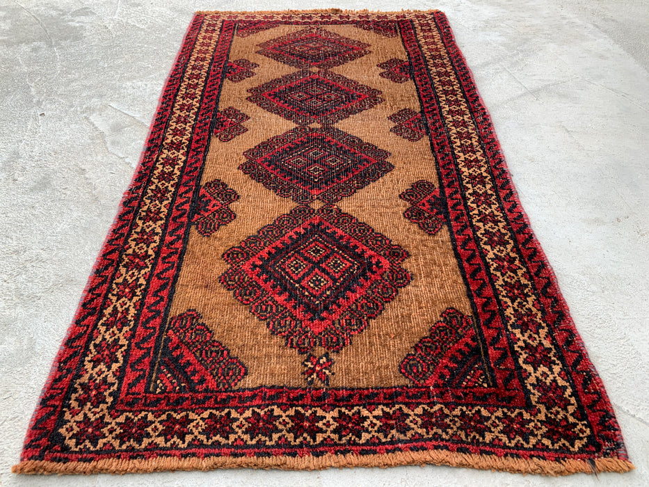 3'1 x 1'10 handgeknoopt Perzisch wollen tapijt in kameel, rood & zwart tribaal geometrisch design | KBHM-1072