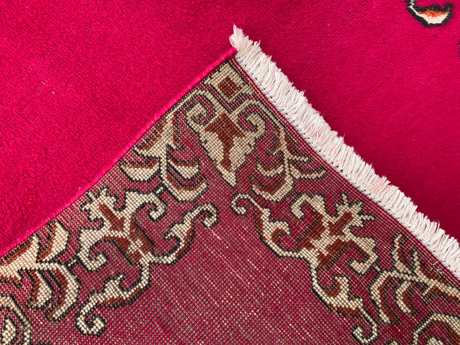 16'2 x 3'4 handgeknoopt Perzisch wollen loperkleed in fuchsia roze met ivoorkleurige sierrand | KBHM-1074