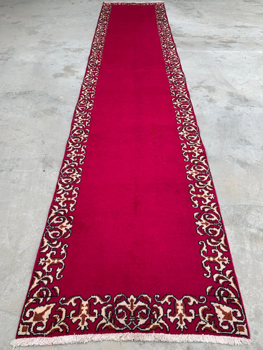 16'2 x 3'4 handgeknoopt Perzisch wollen loperkleed in fuchsia roze met ivoorkleurige sierrand | KBHM-1074