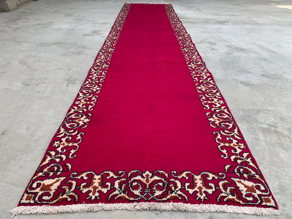 16'2 x 3'4 handgeknoopt Perzisch wollen loperkleed in fuchsia roze met ivoorkleurige sierrand | KBHM-1074