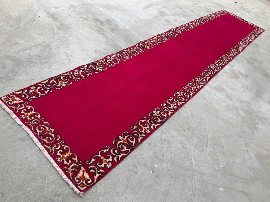 16'2 x 3'4 handgeknoopt Perzisch wollen loperkleed in fuchsia roze met ivoorkleurige sierrand | KBHM-1074