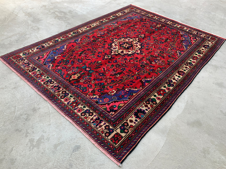 Handgeweven Perzisch wollen karpet 7x10 - Rood, blauw & ivoorkleurig Perzisch vloerkleed met bloemenmedaillon - Exacte maat 9'3" x 6'9" - KBHM-1089