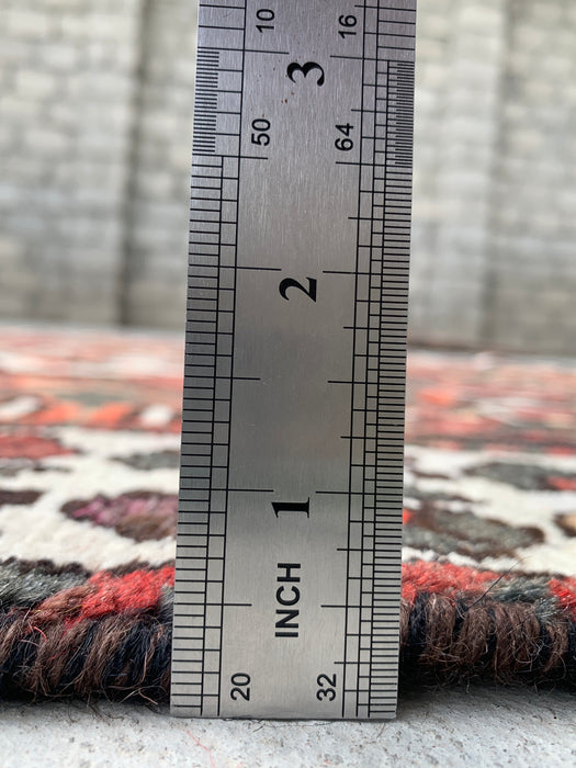 6'4 x 4'0 handgeknoopt Perzisch wollen tapijt in ivoor, bruin, roest & antraciet met tribaal geometrisch ontwerp | KBHM-1097