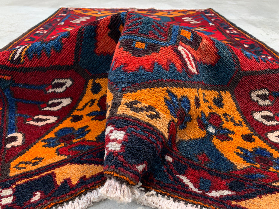 KBHM-1099 Handgeknoopt Perzisch wollen tapijt – 155 x 104 cm geometrisch tribaal tapijt in rood, blauw & ivoor