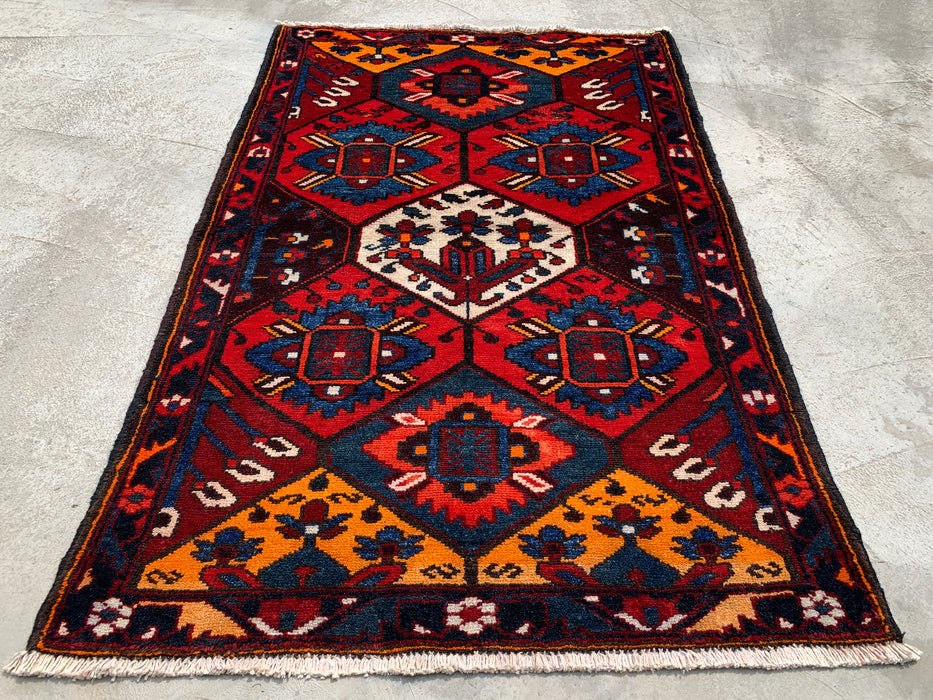 KBHM-1099 Handgeknoopt Perzisch wollen tapijt – 155 x 104 cm geometrisch tribaal tapijt in rood, blauw & ivoor