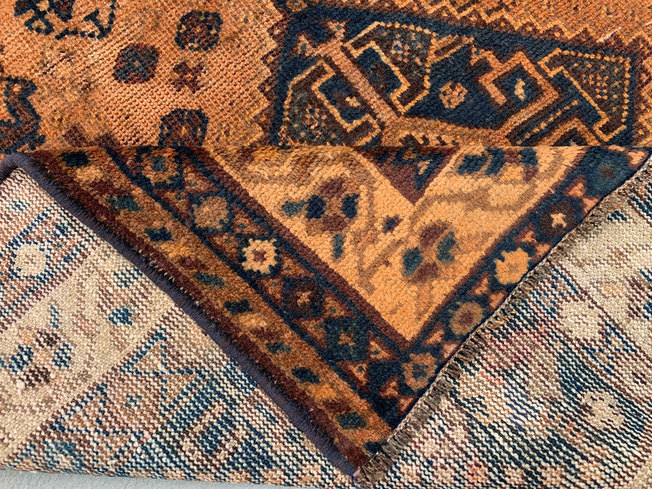KBHM-1130 Handgeknoopt Perzisch wollen tapijt – 236 cm x 155 cm Beige, blauw & bruin tribaal geometrisch vloerkleed
