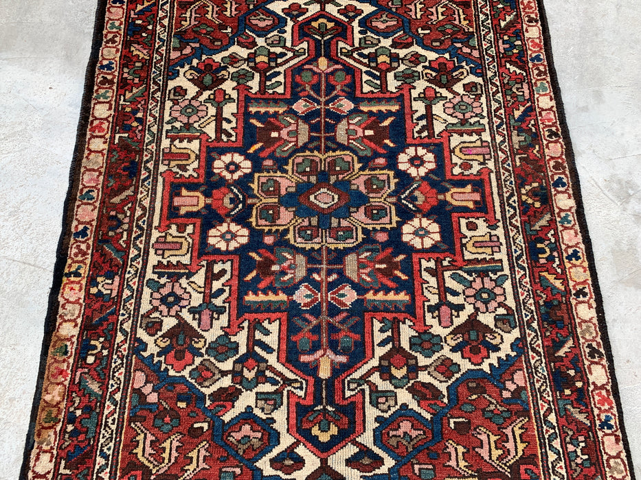 Handgeknoopt Perzisch wollen tapijt 6'1" x 4'6" – Ivoor, marineblauw & rood | KBHM-1133