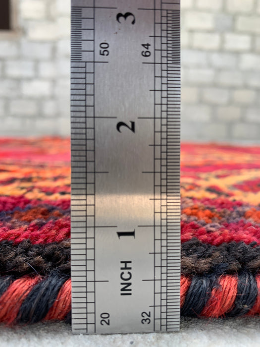 9'9 x 5'2 handgeknoopt Perzisch wollen tapijt in magenta, roestbruin & zwart met stam-geometrisch ontwerp | KBHM-1136