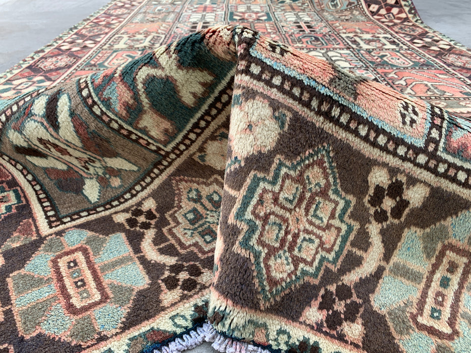 9'8 x 5'6 handgeknoopt Perzisch wollen tapijt in ivoor, taupe, teal & blush met traditioneel paneelontwerp | KBHM-1137