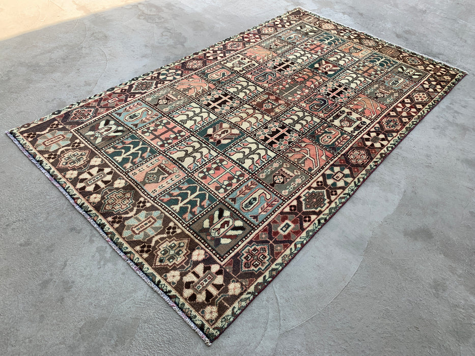 9'8 x 5'6 handgeknoopt Perzisch wollen tapijt in ivoor, taupe, teal & blush met traditioneel paneelontwerp | KBHM-1137