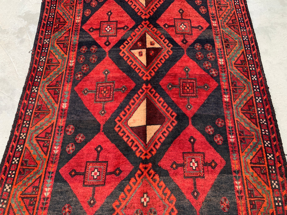 KBHM-1146 Handgeknoopt Perzisch wollen tapijt – 279 cm x 145 cm rood, zwart & groen tribaal geometrisch vloerkleed