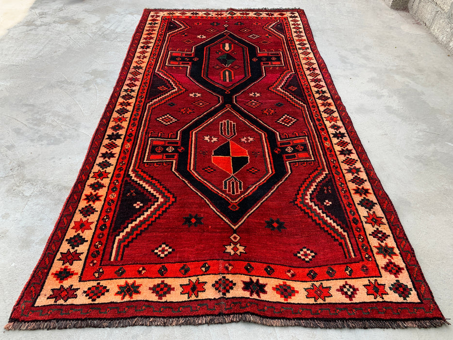 KBHM-1147 Handgeknoopt Perzisch wollen tapijt – 279 cm x 145 cm Rood, zwart & ivoorkleurig tribaal geometrisch vloerkleed