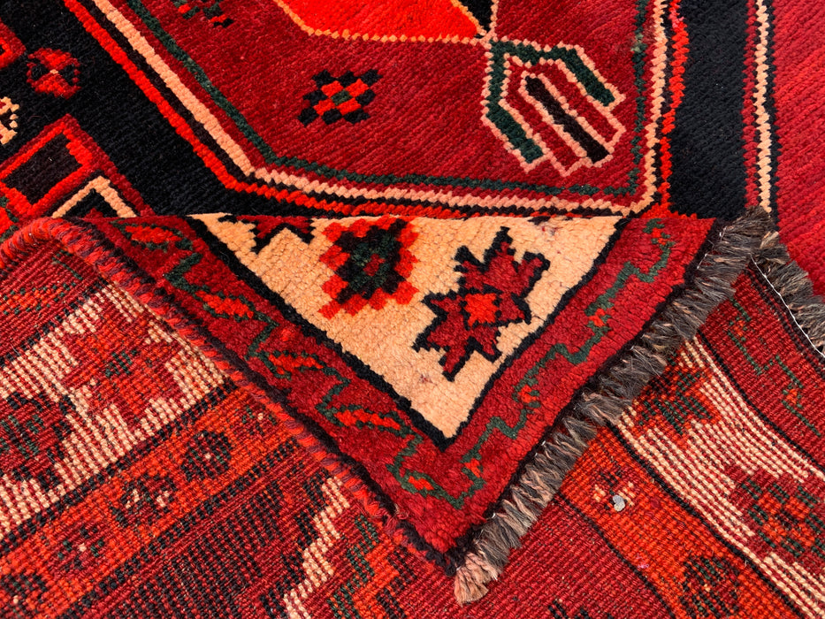 KBHM-1147 Handgeknoopt Perzisch wollen tapijt – 279 cm x 145 cm Rood, zwart & ivoorkleurig tribaal geometrisch vloerkleed
