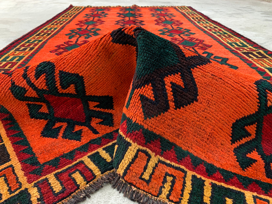 KBHM-1157 Handgeknoopt Perzisch wollen tapijt – 287 cm x 152 cm oranje, groen & bordeauxrood tribaal geometrisch vloerkleed