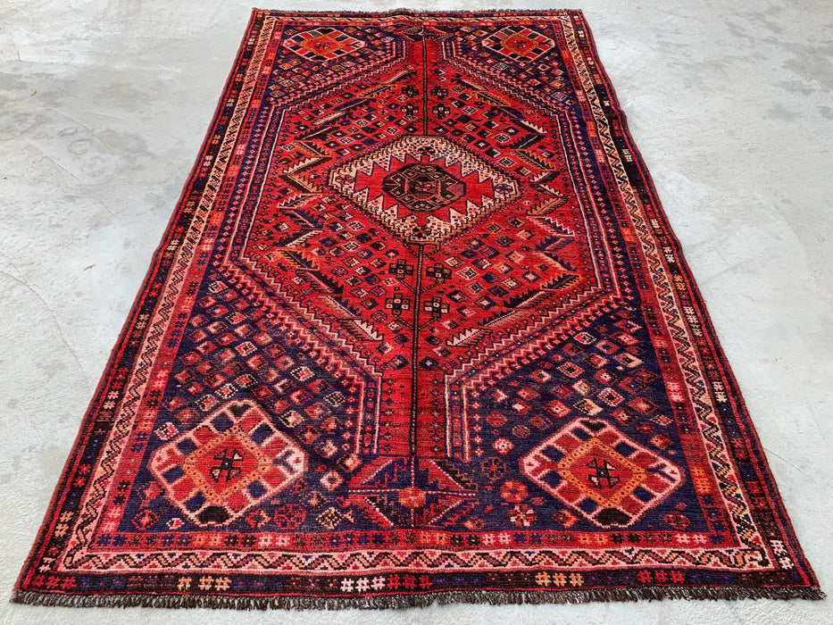 Handgeknoopt Perzisch wollen tapijt – 246 x 150 cm Rood & Marineblauw tribaal medaillon vloerkleed | KBHM-1162