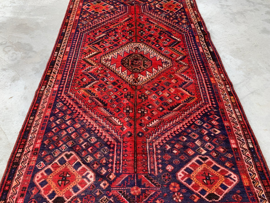 Handgeknoopt Perzisch wollen tapijt – 246 x 150 cm Rood & Marineblauw tribaal medaillon vloerkleed | KBHM-1162
