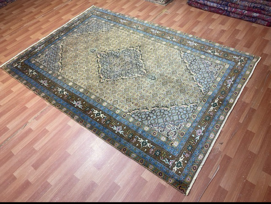 6’6” × 9’4” Hand-Knotted Persian Wool Rug – Beige & Blue Diamond Medallion