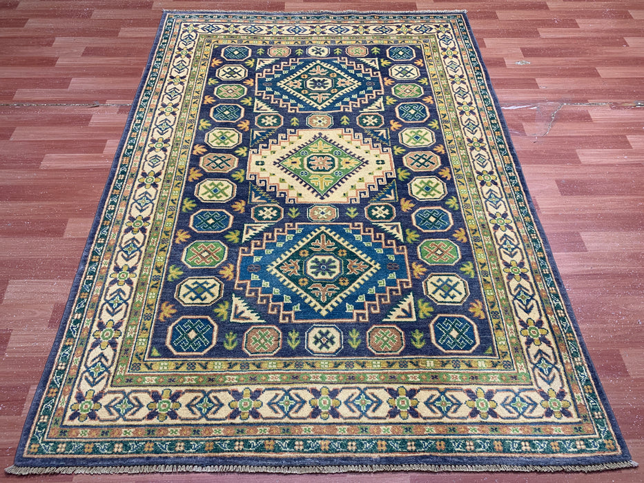 Handgeknoopt wollen tapijt van 150 × 208 cm – Geometrisch tribaal ontwerp in marineblauw & groen