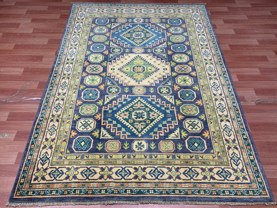 Handgeknoopt wollen tapijt van 150 × 208 cm – Geometrisch tribaal ontwerp in marineblauw & groen