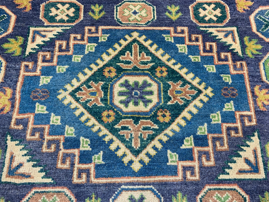 Handgeknoopt wollen tapijt van 150 × 208 cm – Geometrisch tribaal ontwerp in marineblauw & groen