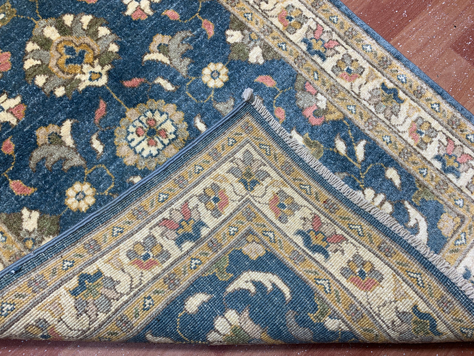2'10" × 9'7" handgeknoopt wollen loperkleed – Blauw met ivoorkleurige bloemenrand
