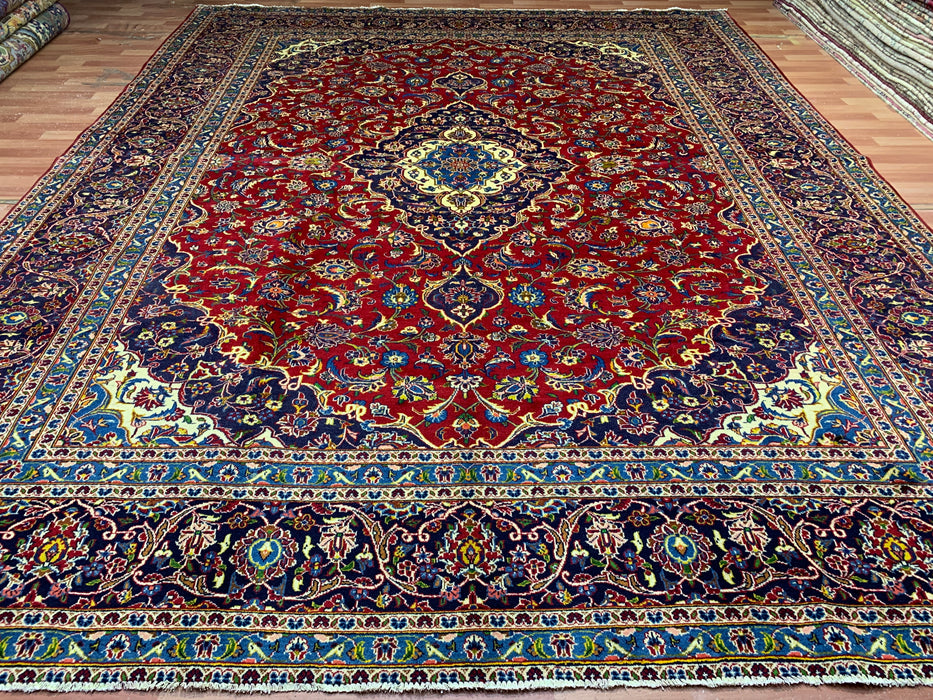 10'1" × 12'10" Handgeknoopt wollen vloerkleed – Perzisch rood medaillon met marineblauwe rand