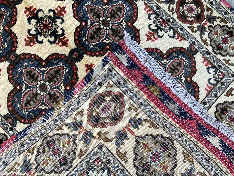 5'3 x 3'4 Hand-Knotted Peshawari Chobi Wool Rug - Ivory Traditional Medallion Area Rug - KBHM-574