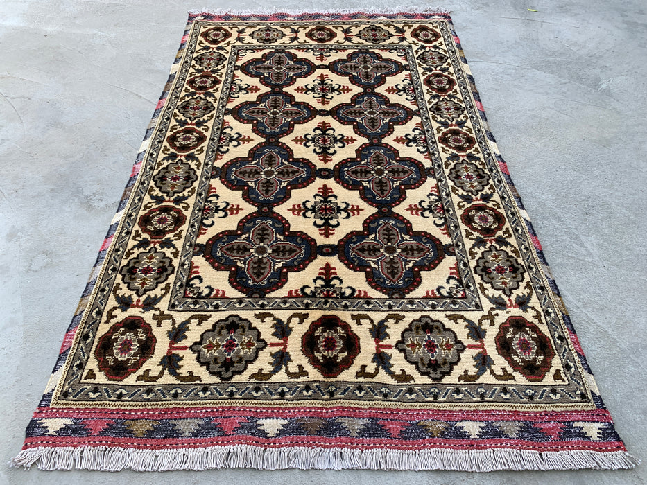 5'3 x 3'4 Hand-Knotted Peshawari Chobi Wool Rug - Ivory Traditional Medallion Area Rug - KBHM-574