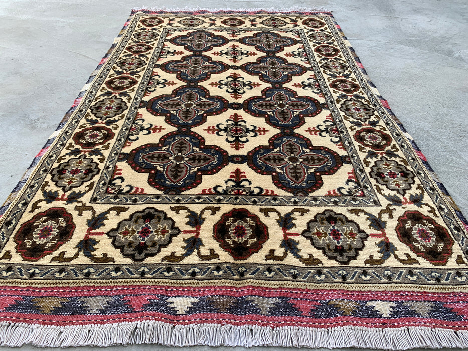 5'3 x 3'4 Hand-Knotted Peshawari Chobi Wool Rug - Ivory Traditional Medallion Area Rug - KBHM-574
