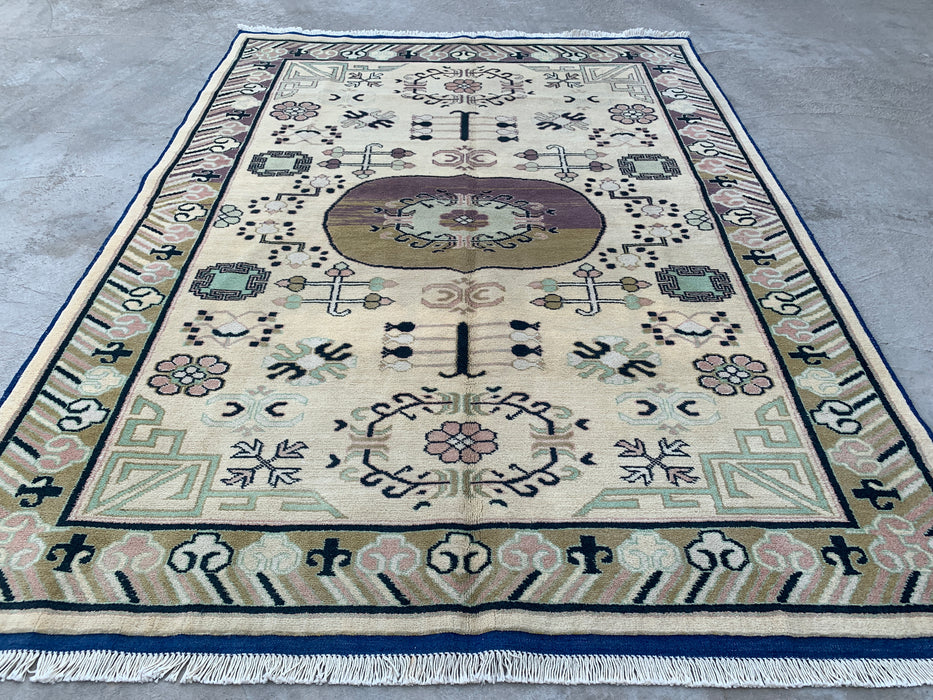 198 x 150 cm handgeknoopt Peshawari Chobi wollen tapijt - Ivoor kleurig geometrisch tribaal vloerkleed - KBHM-630