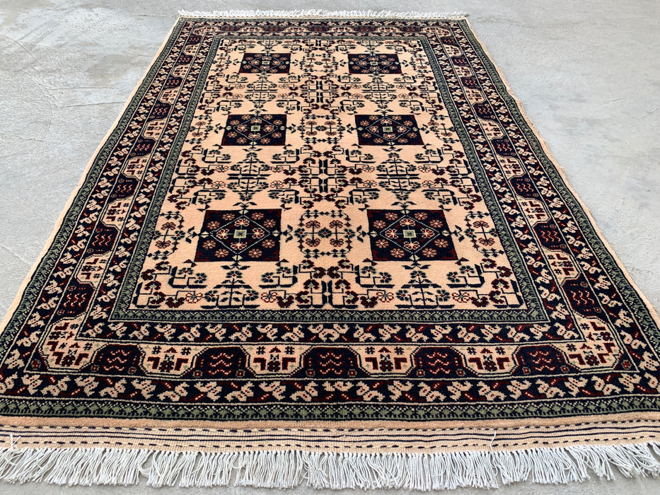 4'10 x 3'3 handgeknoopt Peshawari Chobi wollen tapijt - Ivoor kleurig tribaal geometrisch vloerkleed - KBHM-636