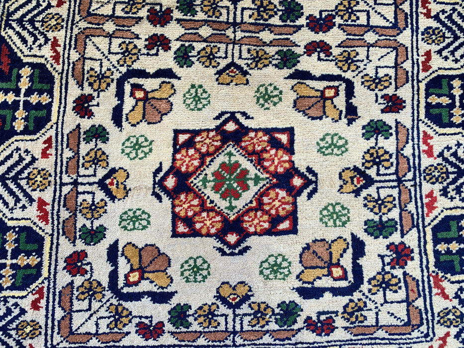 2'10 x 1'11 Handgeknoopt Peshawari Chobi wollen tapijt - Ivoorkleurig tribaal geometrisch accenttapijt - KBHM-639